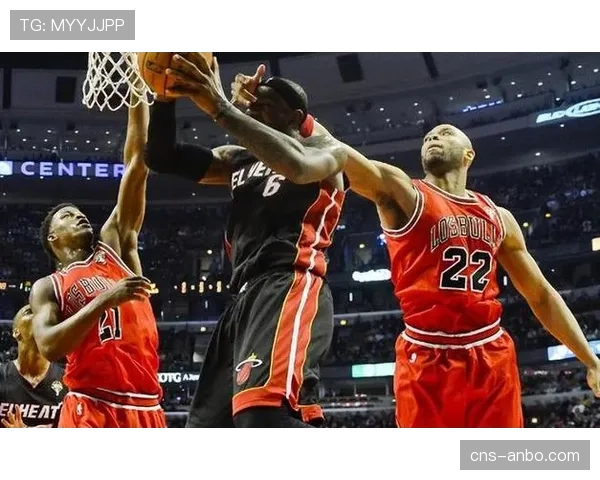 深度复盘:雄鹿击败热火一役,第四节联防策略致对手进攻效率骤降 深度复盘:雄鹿击败热火一役,第四节联防策略致对手进攻效率骤降